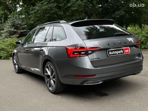 Skoda Superb 2022 серый - фото 14