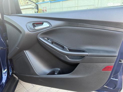 Ford Focus 2017 синий - фото 12