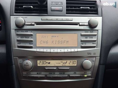 Toyota Camry 2010 - фото 24