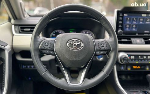 Toyota RAV4 2021 - фото 11