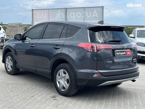 Toyota RAV4 2017 серый - фото 4