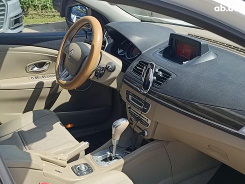 Renault Megane 2010 белый - фото 23