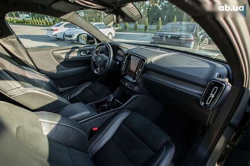Volvo XC40 2021 - фото 15