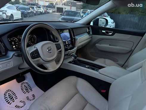 Volvo XC60 2018 - фото 18