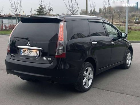 Mitsubishi Grandis 2008 - фото 9