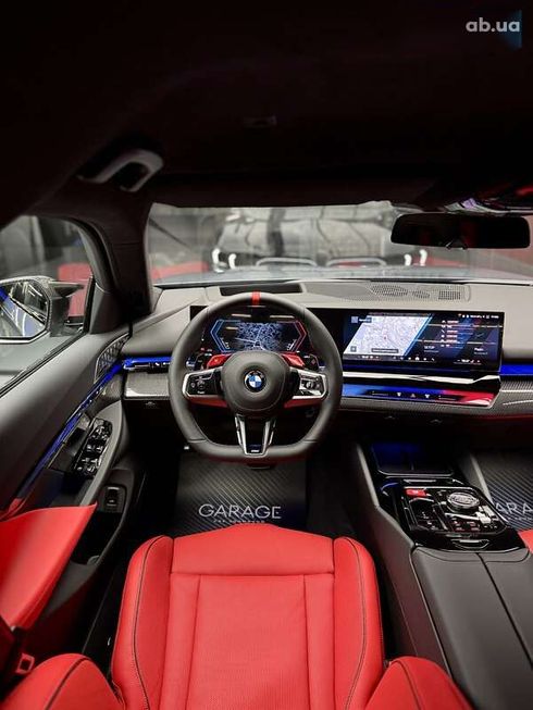 BMW M5 2025 - фото 30