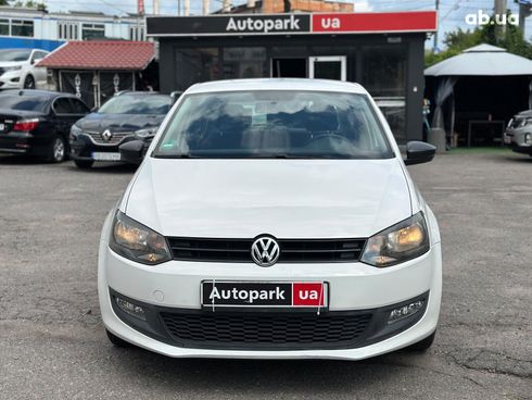 Volkswagen Polo 2009 белый - фото 2