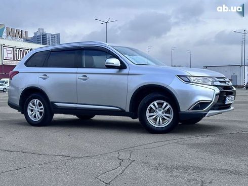 Mitsubishi Outlander 2018 - фото 6