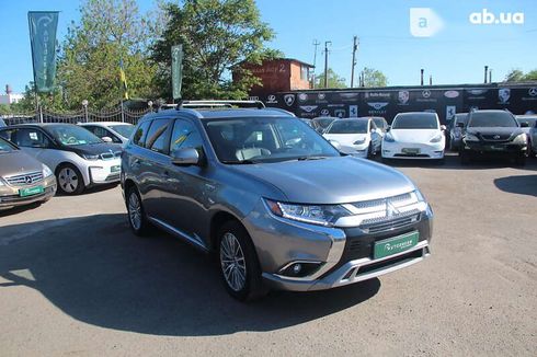 Mitsubishi Outlander 2019 - фото 11