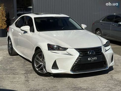Lexus IS 2017 - фото 3