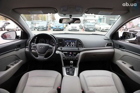 Hyundai Elantra 2016 - фото 11