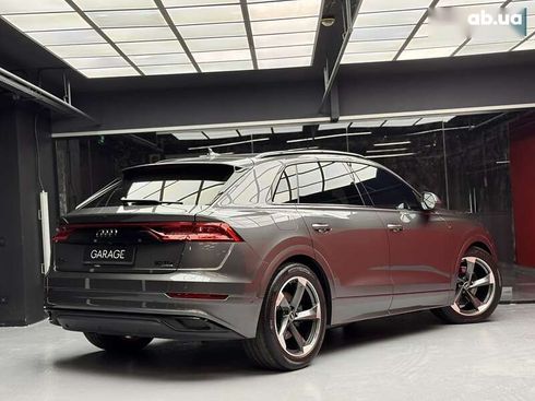 Audi Q8 2021 - фото 23