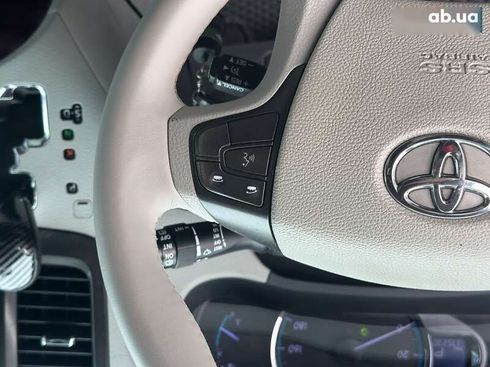 Toyota Sienna 2012 - фото 22