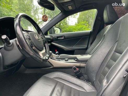 Lexus IS 2016 белый - фото 23