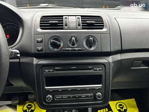 Skoda Fabia 2010 - фото 12