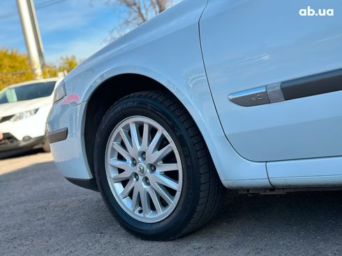 Renault Laguna 2007 белый - фото 12