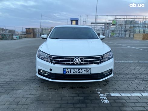 Volkswagen Passat 2016 белый - фото 4