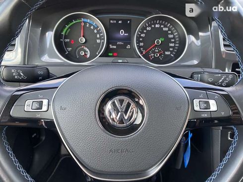 Volkswagen e-Golf 2020 - фото 21