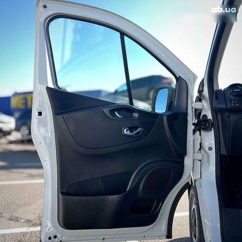 Renault Trafic 2021 - фото 17