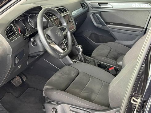 Volkswagen Tiguan 2021 черный - фото 10