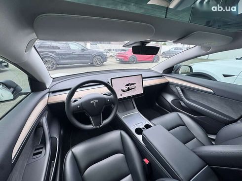 Tesla Model 3 2022 - фото 19