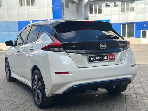 Nissan Leaf 2018 белый - фото 14