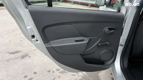 Renault Logan 2017 - фото 29