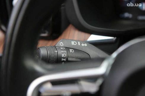 Volvo XC60 2020 - фото 25