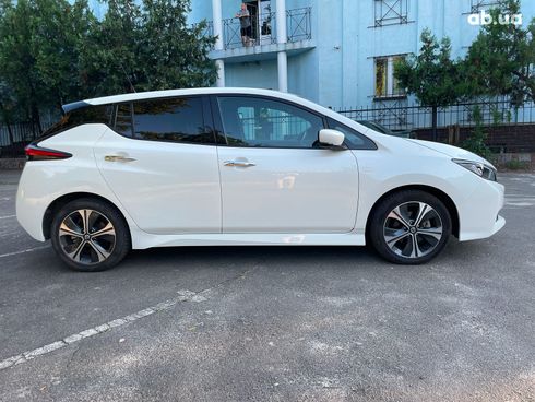 Nissan Leaf 2020 белый - фото 7