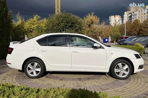 Skoda Octavia 2019 - фото 8