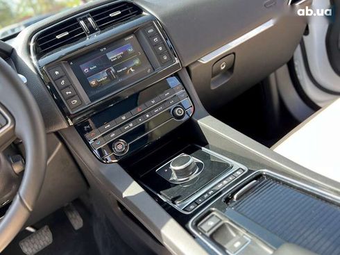 Jaguar F-Pace 2018 - фото 21