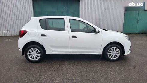 Renault Sandero 2020 - фото 8
