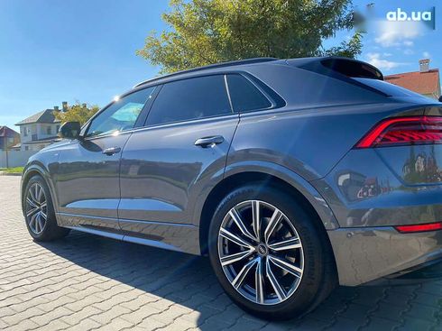 Audi Q8 2021 - фото 8