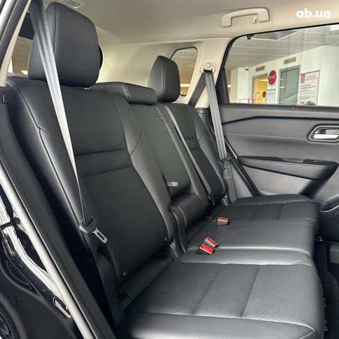 Nissan X-Trail 2024 черный - фото 15
