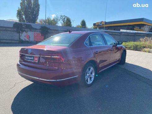 Volkswagen Passat 2017 красный - фото 5