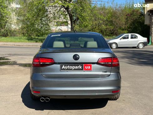 Volkswagen Jetta 2016 серый - фото 10