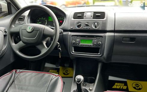 Skoda Fabia 2011 - фото 17
