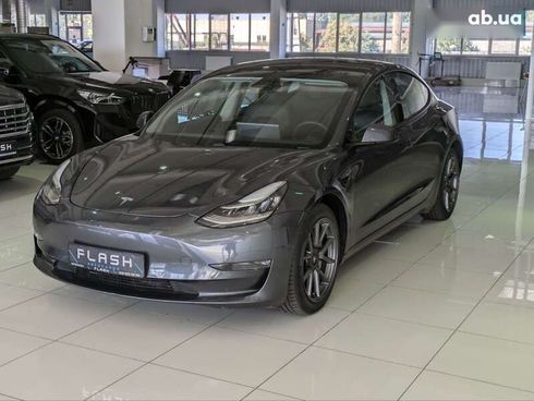 Tesla Model 3 2020 - фото 2