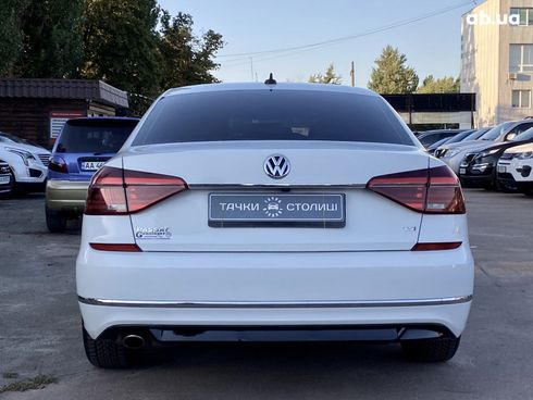 Volkswagen Passat 2017 белый - фото 6