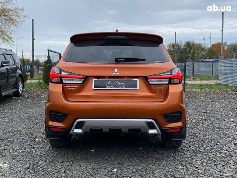 Mitsubishi Outlander 2019 - фото 4