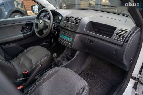 Skoda Fabia 2011 - фото 22