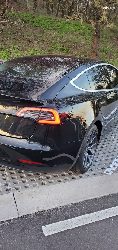 Tesla Model 3 2019 черный - фото 4