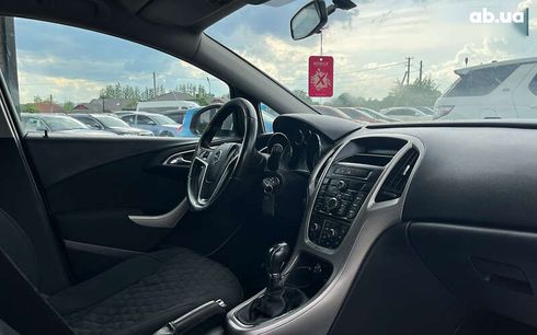 Opel Astra 2012 - фото 17