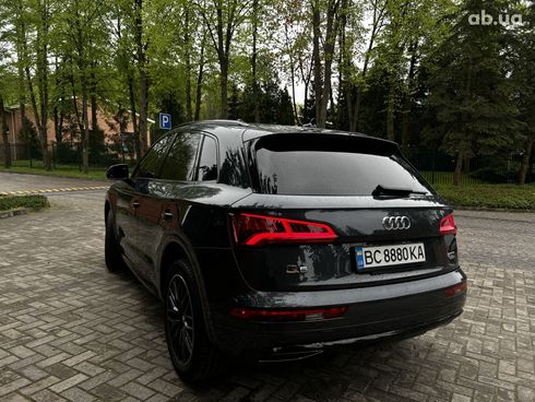 Audi Q5 2018 серый - фото 6