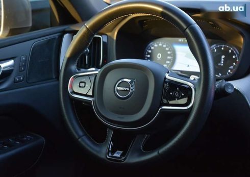 Volvo XC60 2018 - фото 27