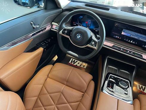BMW i7 2023 - фото 20