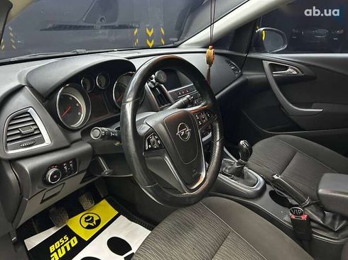 Opel Astra 2013 - фото 8