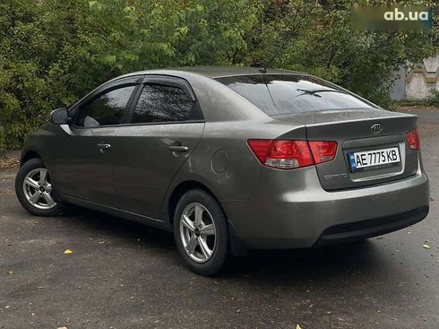 Kia Cerato 2011 - фото 6