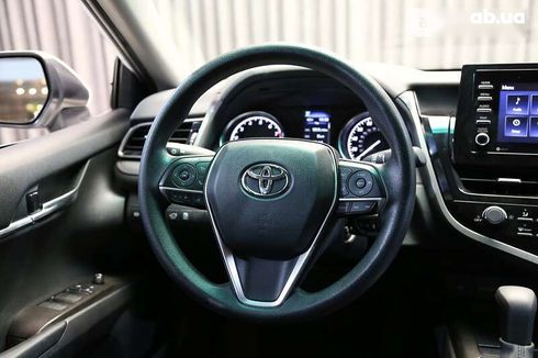 Toyota Camry 2020 - фото 16