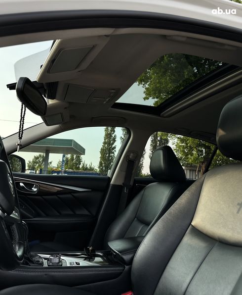 Infiniti Q50 2018 белый - фото 2